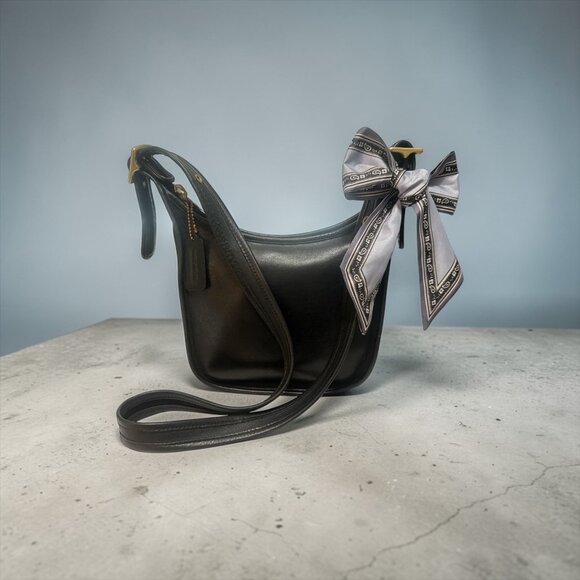 Coach Handbags - VTG Coach Janice Legacy Bag 9950 Black Leather Brass Convertible Y2K Costa Rica